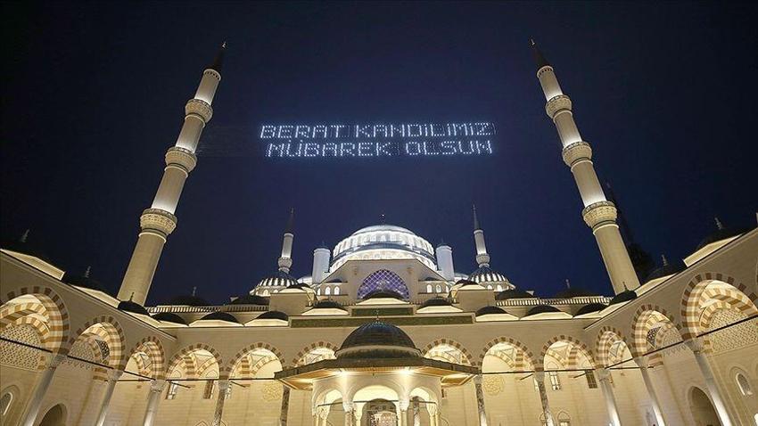 Berat Kandili Ne Zaman? 2026 Berat Gecesi: Rahmet, Af ve Bağışlanma Gecesi