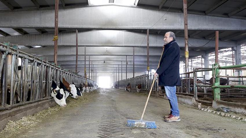 Malatya'daki depremlerde hayvanları telef olan vatandaşa devlet desteği: 'Açıkçası ben pek ihtimal vermiyordum'