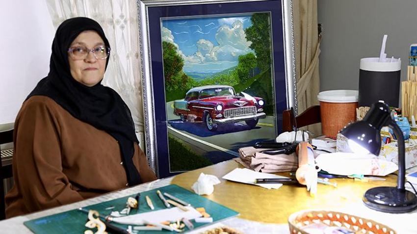 Çöp diye atılanları sanat eserine dönüştürüyor! El emeği ürünlerini gören hayran kalıyor