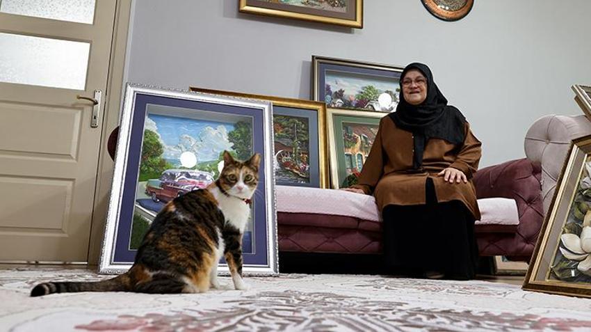 Çöp diye atılanları sanat eserine dönüştürüyor! El emeği ürünlerini gören hayran kalıyor
