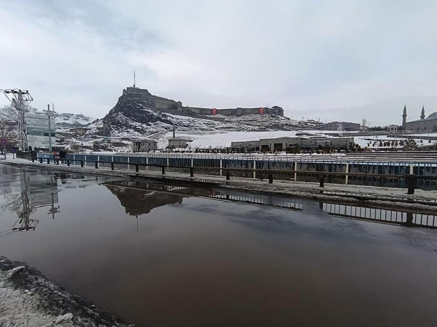Kars'ta yıllar sonra görüldü: Şubat ayında her şey eridi!