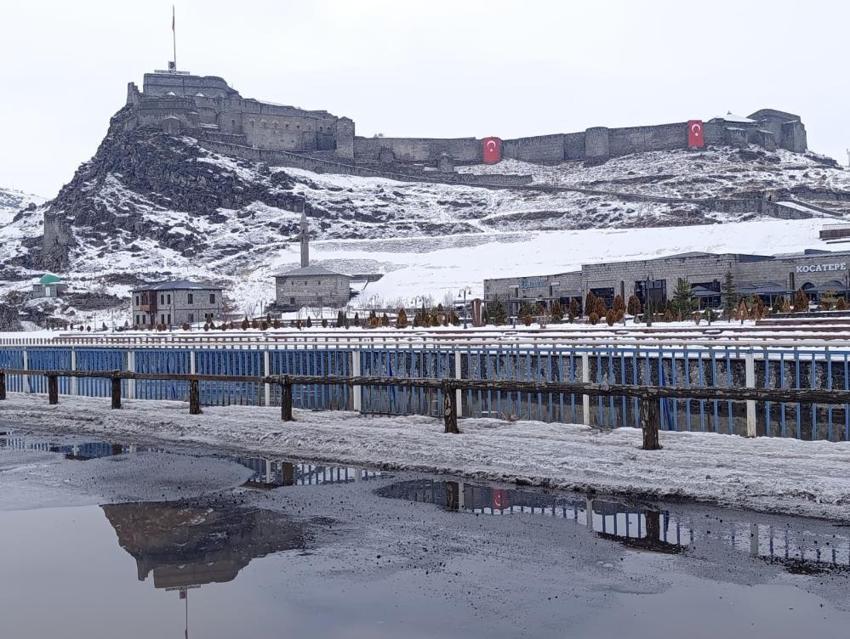 Kars'ta yıllar sonra görüldü: Şubat ayında her şey eridi!