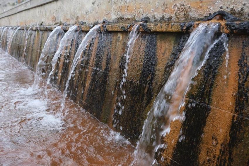 Dünyada eşi benzeri yok! Görenler hayrete düşüyor: Yan yana akıyorlar ama asla karışmıyorlar