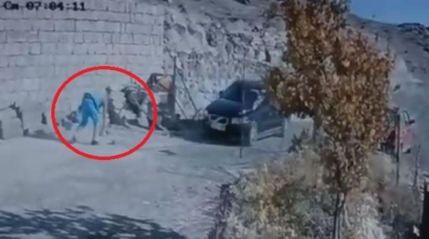 Kayseri’de komşu dehşeti! Baba ve oğlunu otomobille ezip yaraladı; o anlar kamerada