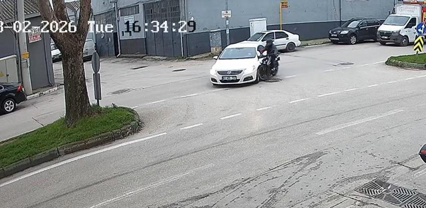 Bursa'da çarpıştığı yaralı motosiklet sürücüsüne yardım etmek yerine otomobilindeki hasarı kontrol etti