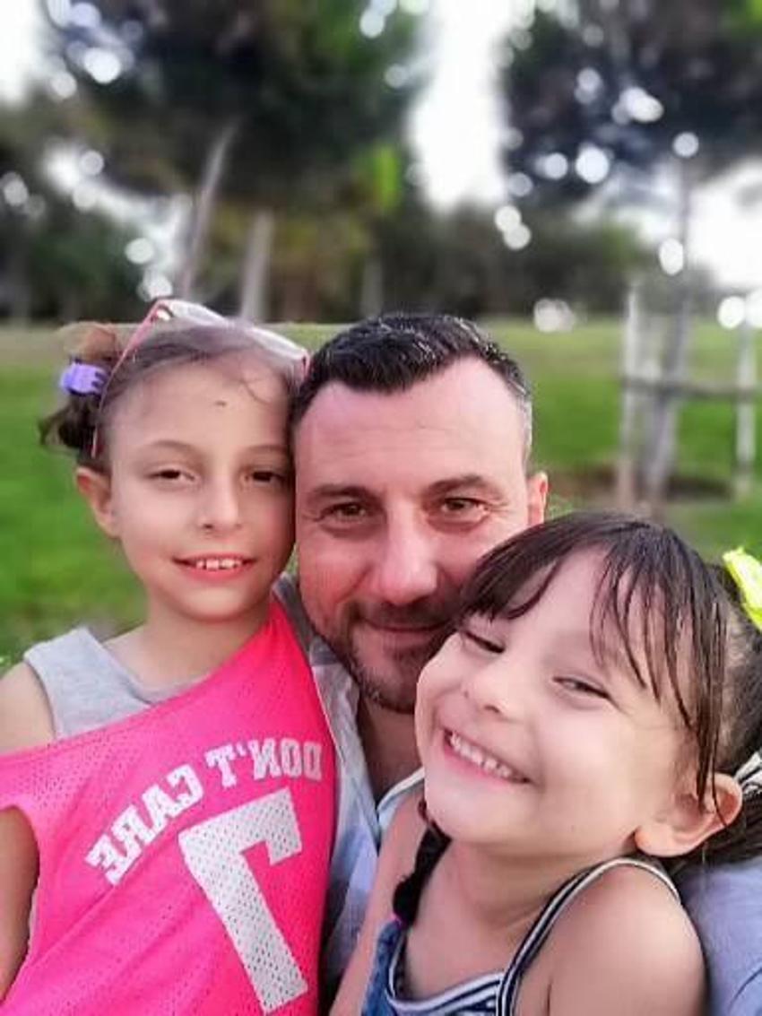 Depremde ailesini kaybetti ama umudunu kaybetmedi: 'Kalan hayatımızı iyiliğe adadık'