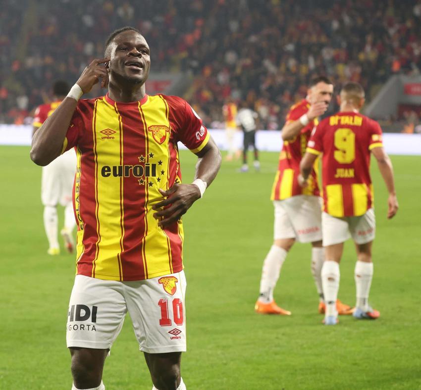 Göztepe Olaitan'ın yerine Filip Krastev! Transfer aynı gün mutlu sonla bitti