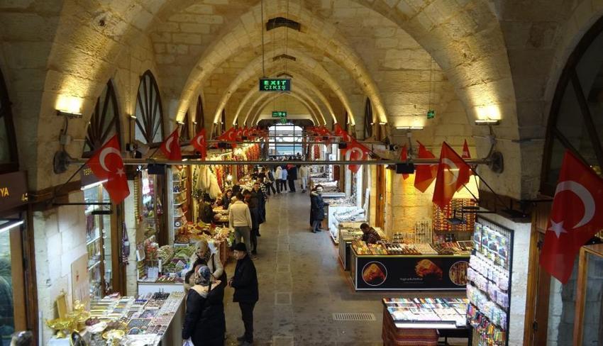 3 yıllık hasret bitti! Gaziantep Zincirli Bedesten'de kepenkler yeniden açıldı Turist akınına uğruyor