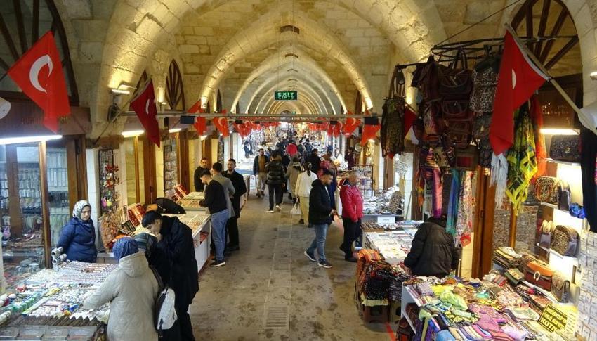 3 yıllık hasret bitti! Gaziantep Zincirli Bedesten'de kepenkler yeniden açıldı Turist akınına uğruyor