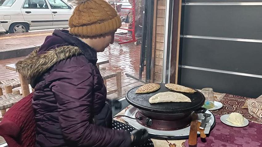 Gaziantep'te depremzede kadınlar birlik oldu! 20 metrekarelik iş yerinde hayata tutunuyorlar