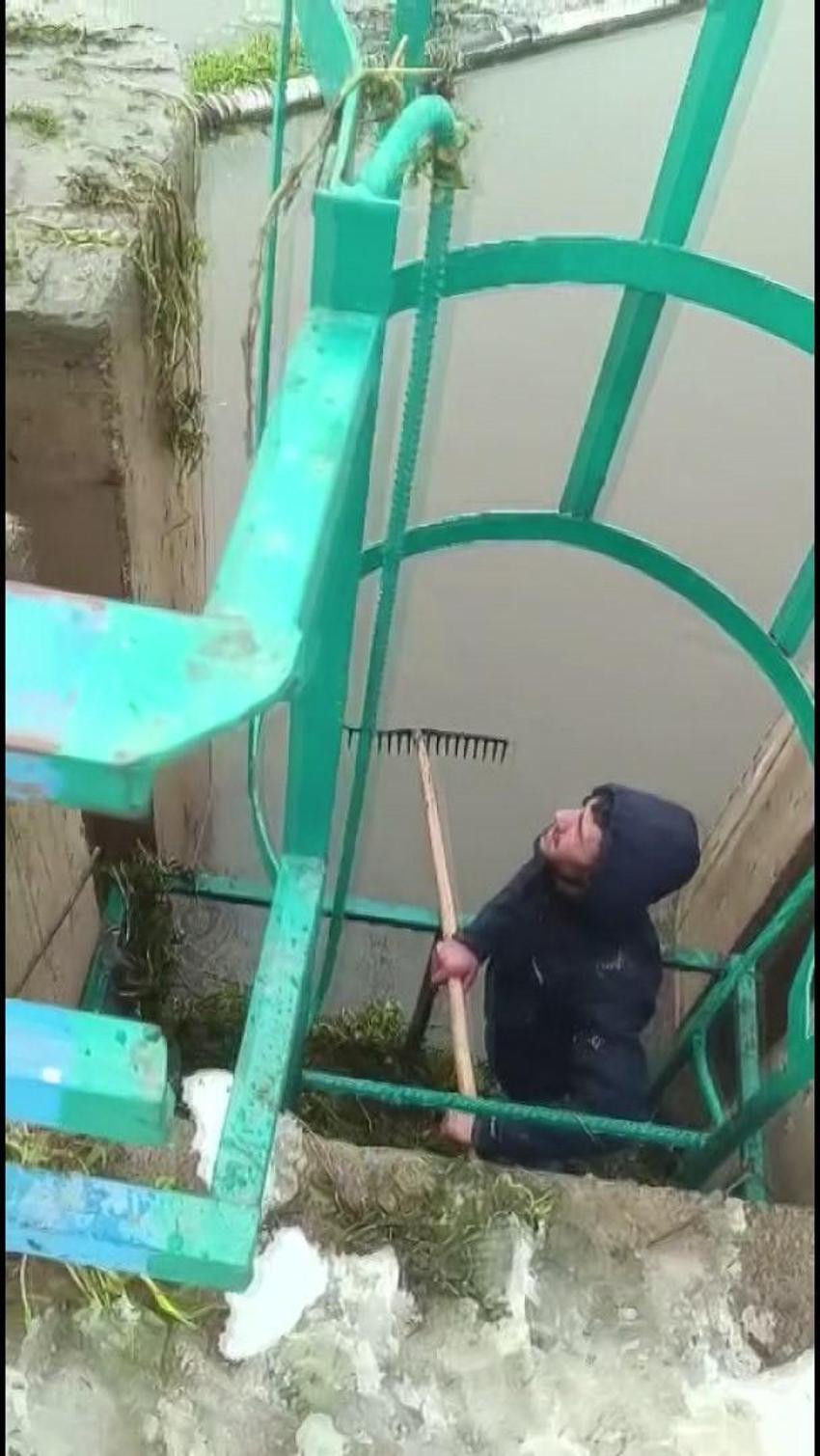 Yıldızeli'de köylüler harekete geçti! Vicdanları tonlarca suyun boşa akmasına izin vermedi, DSİ'nin yapması gerekeni kendileri yaptı