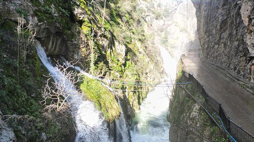 'Aşk acısını dindiren şelale' kar yağışının ardından olağanüstü bir değişim yaşadı! ‘Kesin korunacak hassas alan’ olarak ilan edilmişti