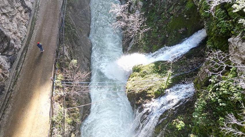 'Aşk acısını dindiren şelale' kar yağışının ardından olağanüstü bir değişim yaşadı! ‘Kesin korunacak hassas alan’ olarak ilan edilmişti