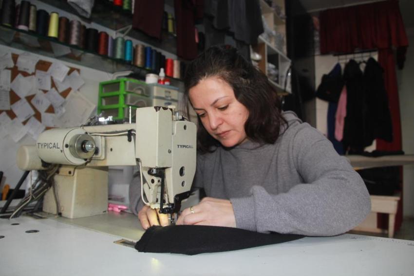 Ordu'da 25 yıllık terzi atık kumaşlardan üretiyor: Sadece 20 dakikada çıkıyor, dörtte bir fiyatına satıyor