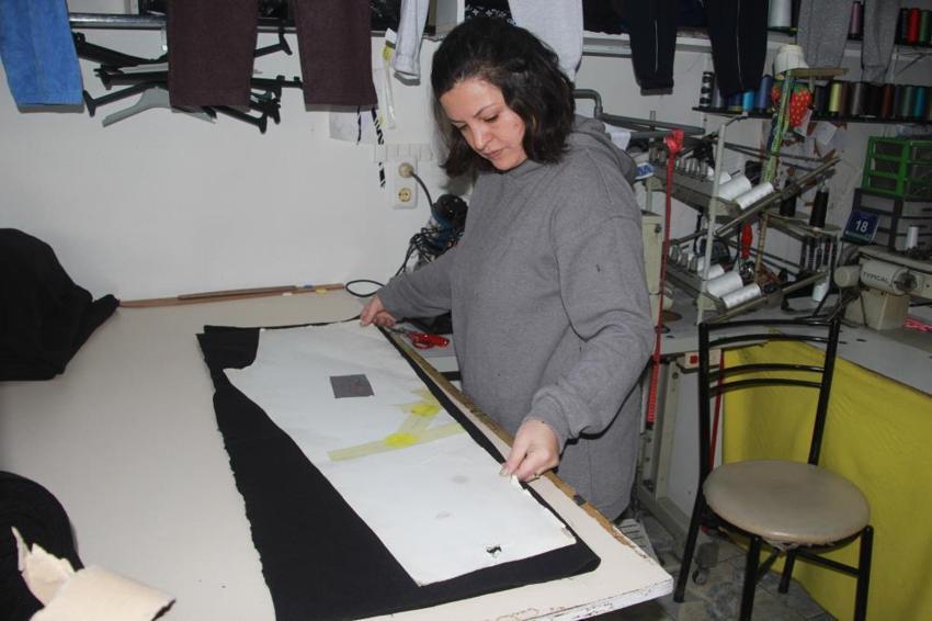 Ordu'da 25 yıllık terzi atık kumaşlardan üretiyor: Sadece 20 dakikada çıkıyor, dörtte bir fiyatına satıyor