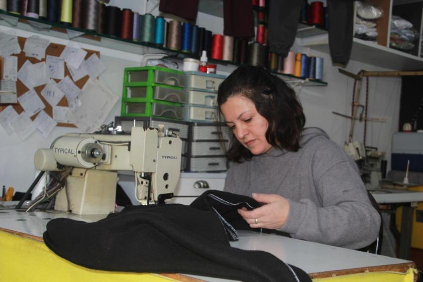 Ordu'da 25 yıllık terzi atık kumaşlardan üretiyor: Sadece 20 dakikada çıkıyor, dörtte bir fiyatına satıyor