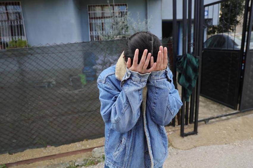 Arkadaşına güvenip IBAN'ını kullandıran Özlem'in hayatı altüst oldu! Gözyaşları içinde cezaevine gitti