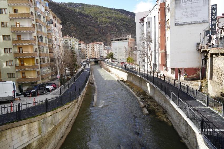 Gümüşhane'de Harşit Çayı sağanak yağışlardan sonra coştu! Yıllar sonra ilk kez bu kadar güçlü akıyor