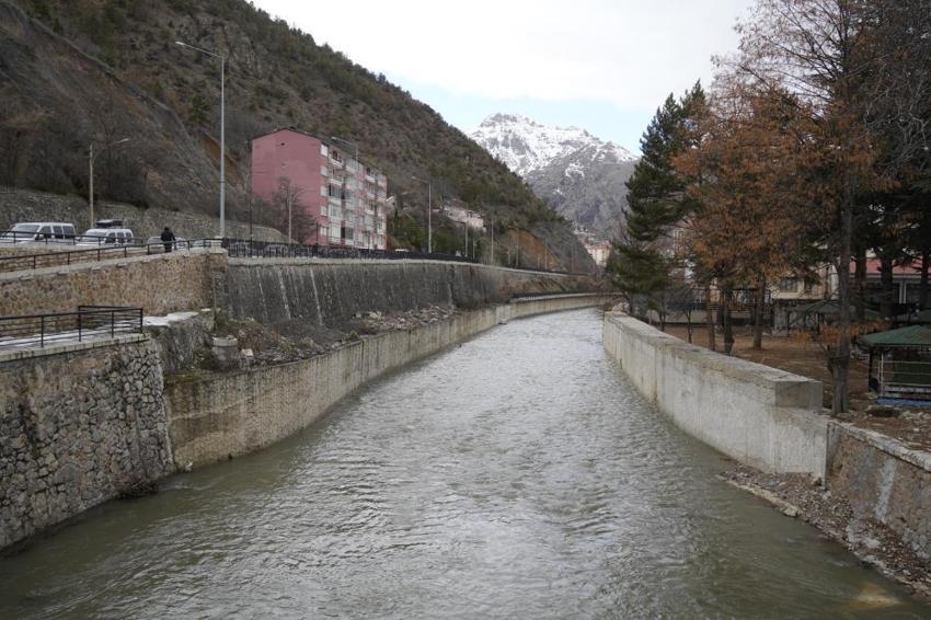 Gümüşhane'de Harşit Çayı sağanak yağışlardan sonra coştu! Yıllar sonra ilk kez bu kadar güçlü akıyor