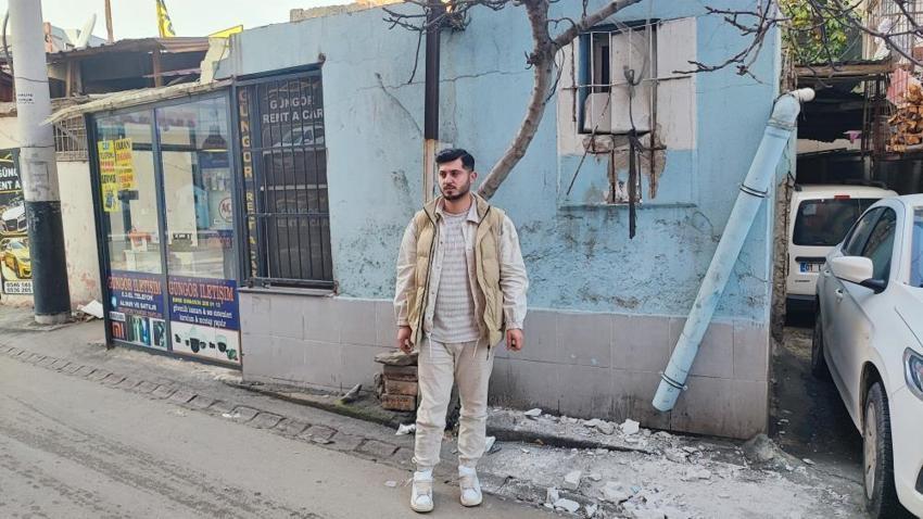 Oraya bir insanın sığması imkansız! Dar pencereden girdi, onlarca telefon arasından sadece 6 tanesini alıp kayıplara karıştı