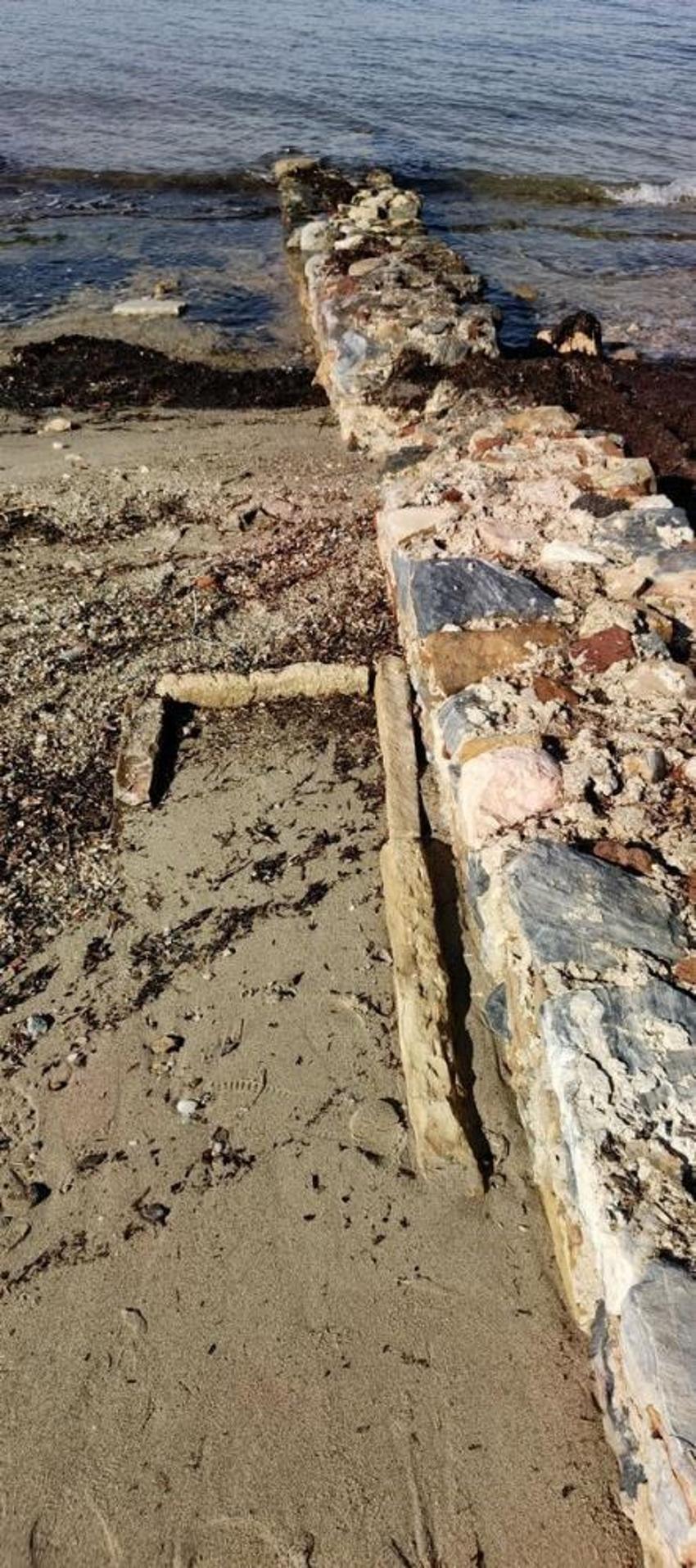 Aydın'da tarih gün yüzüne çıktı: Kıyı kumları çekilince görüldü