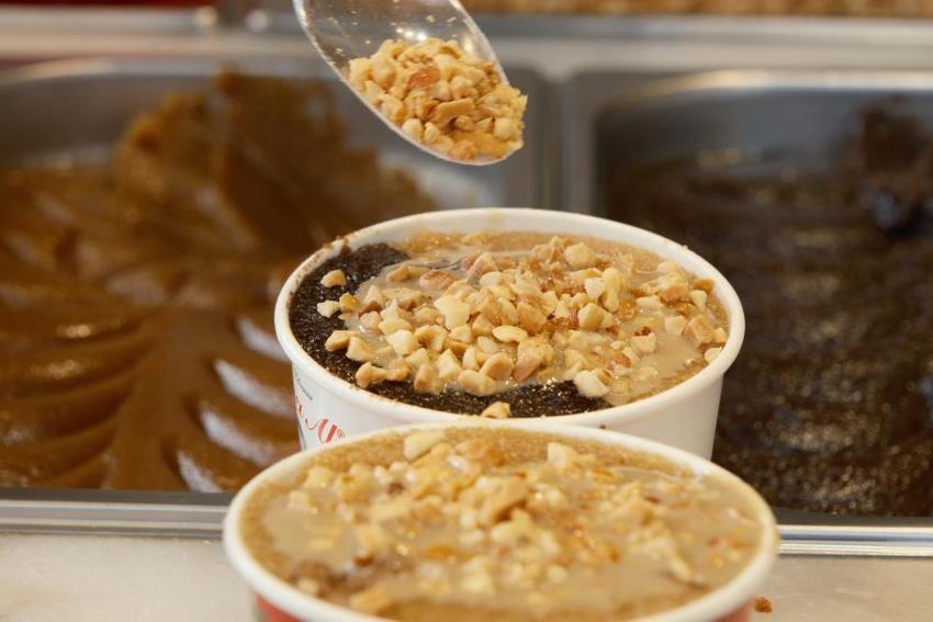 Bursa'da tezgah başında başladı, şimdi para basıyor! 20 ülkede yok satan lezzet