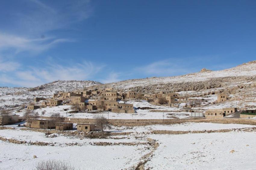 Avrupa'yı bırakıp Gabar'ın eteğine döndüler! Güneydoğu’nun Kapadokya’sı uyandı! Turist akınına uğruyor
