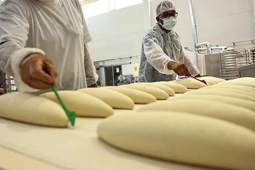 Antalya'da halk ekmek satış noktası belirlendi! Ekmeğin fiyatını muhtar açıkladı