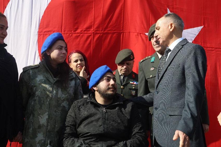 Hatay'da depremde 13. saatte enkaz altından çıkan Beliz Aydın, 3 yıldır sakladığı emanetin sahibiyle bir araya geldi