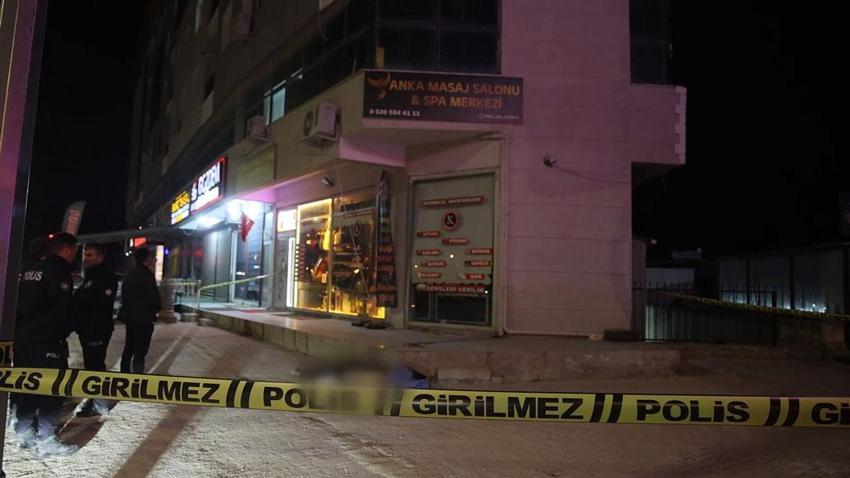 Hatay'da korkunç olay! Eşiyle tartışıp camdan atladığı iddia edilen 5 çocuk babası hayatını kaybetti