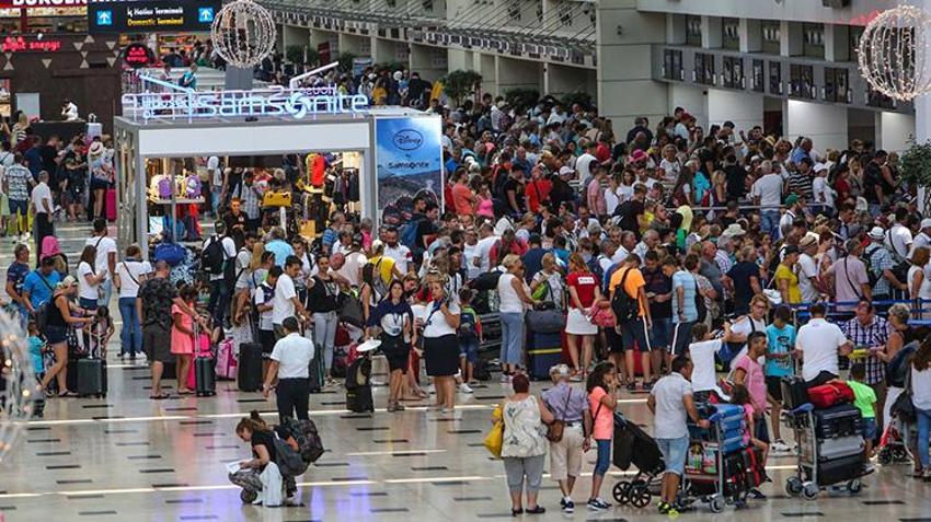 Antalya’da ocak ayı patlaması! Tüm zamanların rekoru kırıldı: 234 bin turist şehre akın etti