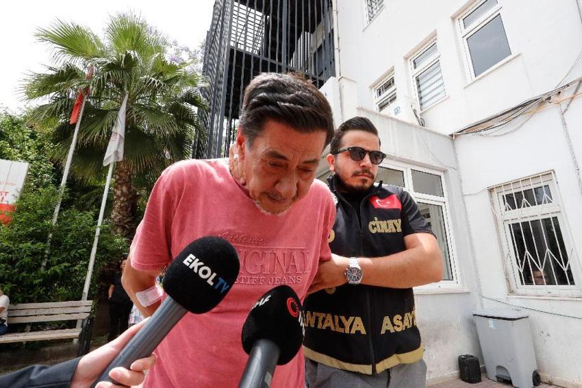 Antalya'da oğlunu 37 bıçak darbesiyle öldüren babaya ağırlaştırılmış müebbet talebi