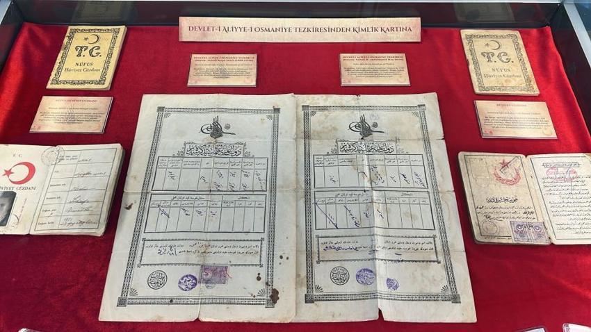 Bayburt'ta 150 yıllık sır arşivden çıktı! Cumhuriyet’in ilk kayıtları ve Osmanlı mühürleri bir arada! Nüfus müdürlüğü girişi adeta müzeye dönüştü