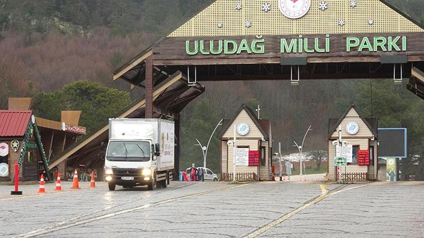 Uludağ'da sömestir rekoru! 15 günde 230 bin kişi akın etti, gişeler kilitlendi