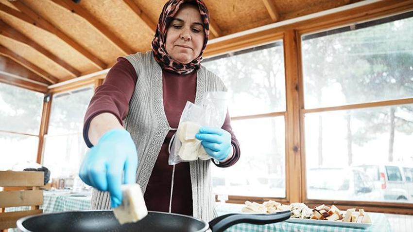 Bigalı kadınlar 13 çeşitten üretti! Yılda 110 ton kullanıyorlar, Belçika'ya ihraç ediyorlar