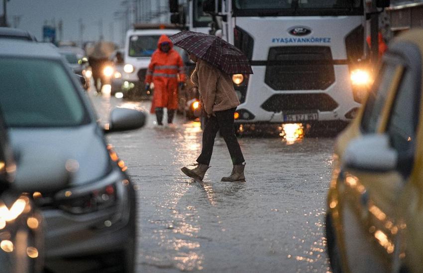 Kar yağışı, sağanak ve fırtına kuvvetli geliyor! Meteoroloji su baskını, yıldırım ve hortum karşı uyardı