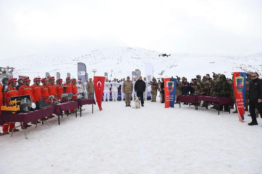 Muş’ta Sporla Isınan Gençlik! Şehirde Kar Festivali renkli görüntülere sahne oldu