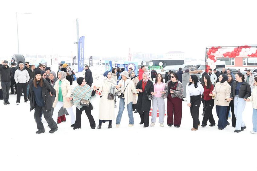 Muş’ta Sporla Isınan Gençlik! Şehirde Kar Festivali renkli görüntülere sahne oldu