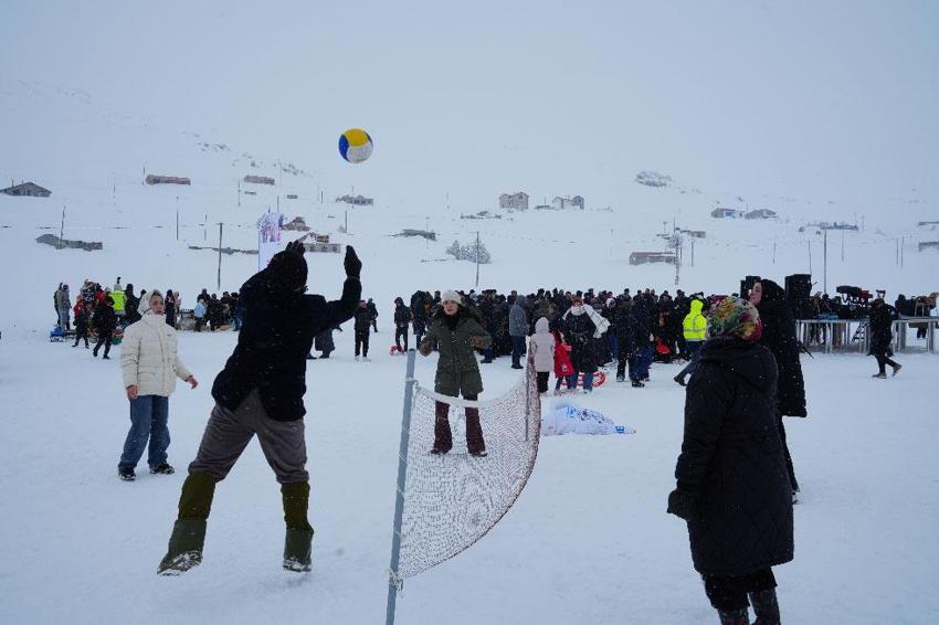 Bayburt’un 2 bin 400 rakımlı Aydıntepe Yaylası’nda kış festivali coşkusu
