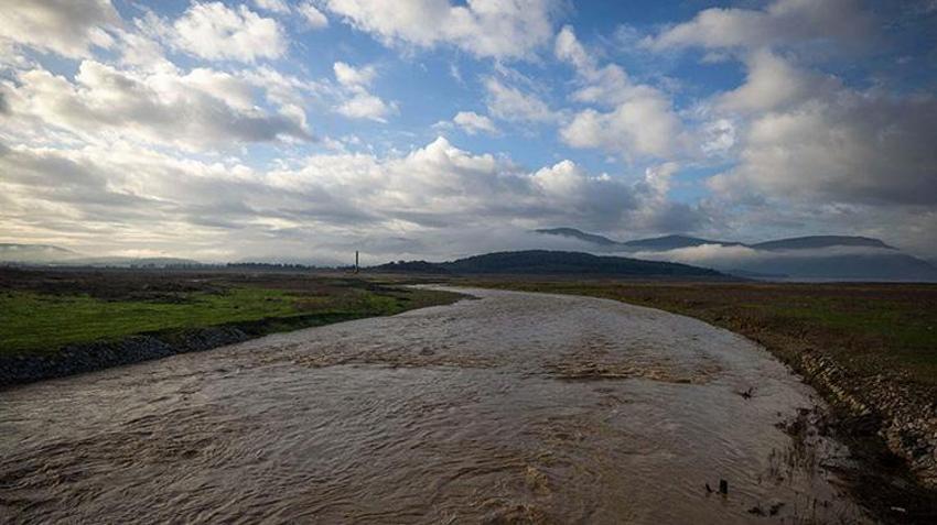 Uzman isim İzmir'de etkili olan sağanak yağışlar hakkında uyardı: 'Su muhafaza edilmezse, kuraklık devam eder'