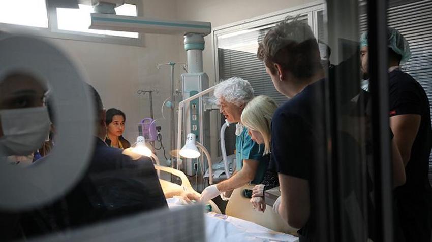 Antalya'daki kazada uzuvları kopan iki kişi için ilke imza atan doktorlar kolları sıvadı! 10 saatlik ameliyatta mucize gerçekleşti