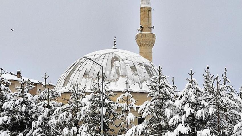Erzurum'da kar esareti! 775 köy yolu kapandı kar kalınlığı 30 santimetreyi geçti