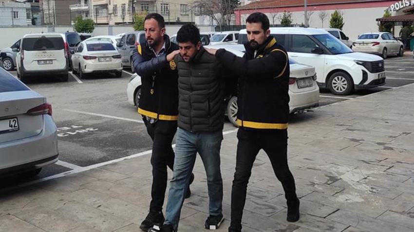 Adana'da kız kardeşi hakkında dedikodu yapıldığını iddia eden şahıs 4 kişiyi vurdu!