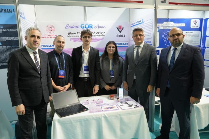 Samsun'da lise öğrencilerinden gönülleri ısıtan icat: işitme engelli anneler bebeğinin sesini artık 'görecek'