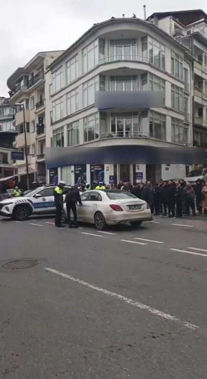 Trafiği kapatıp aracında ruj sürüp dans eden kadın gözaltına alındı; kaçarken yakalandı