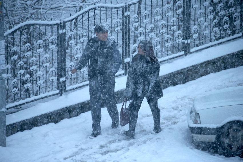 Kar yağışı, fırtına ve sağanak kuvvetli geliyor! Prof.Dr. Orhan Şen İstanbul için tarih verdi
