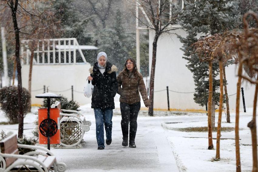 Kar yağışı, fırtına ve sağanak kuvvetli geliyor! Prof.Dr. Orhan Şen İstanbul için tarih verdi