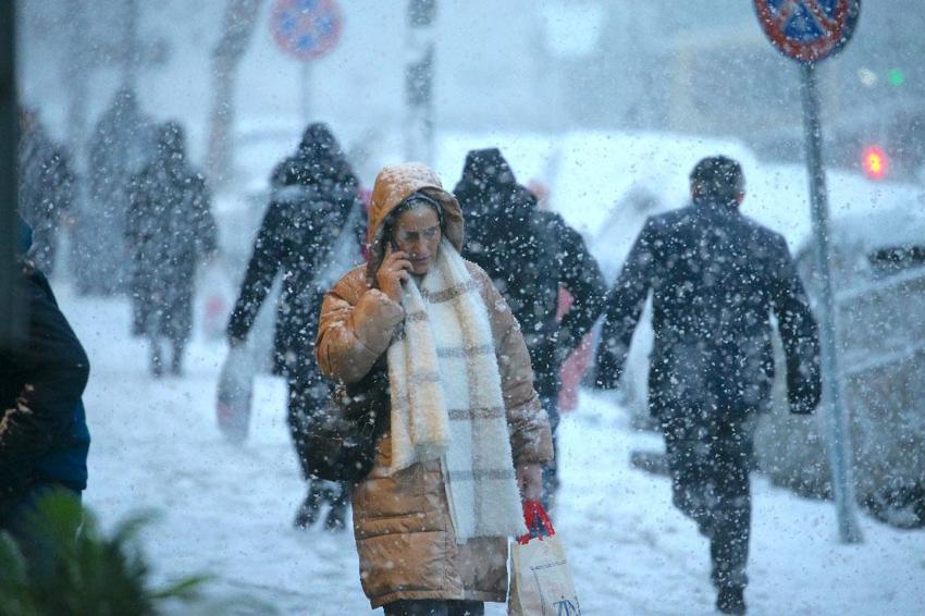 Kar yağışı, fırtına ve sağanak kuvvetli geliyor! Prof.Dr. Orhan Şen İstanbul için tarih verdi