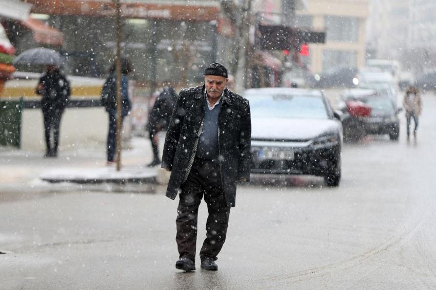 Kar yağışı, fırtına ve sağanak kuvvetli geliyor! Prof.Dr. Orhan Şen İstanbul için tarih verdi