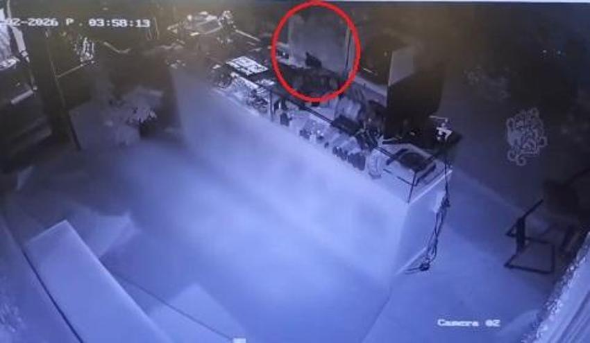 Kayseri’de forkliftli eşekli kuyumcu soygunu! Olay yerinden eşekle kaçan şüpheli kameraya böyle yansıdı